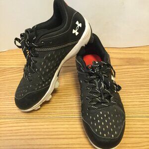 Youth Under Armour Baseball Cleats USA Size 2Y